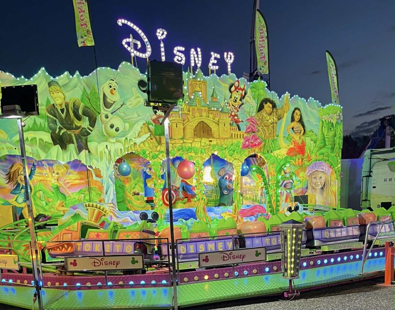 Manège traditionnel de nuit